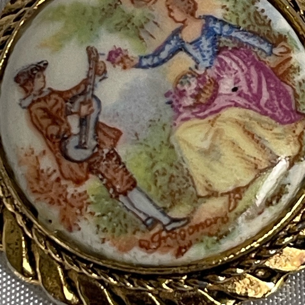 Vintage Fragonard Courting Couple Porcelain Cameo Brooch - Picture 5 of 7